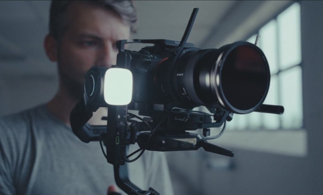 Searching for a great stabilizer for videography? Lets check ZHIYUN Crane 4 out!